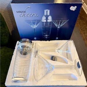 NWT Mikasa Cheers 3 Piece Martini Glasses & Shaker Set - 2010 In Original Box
